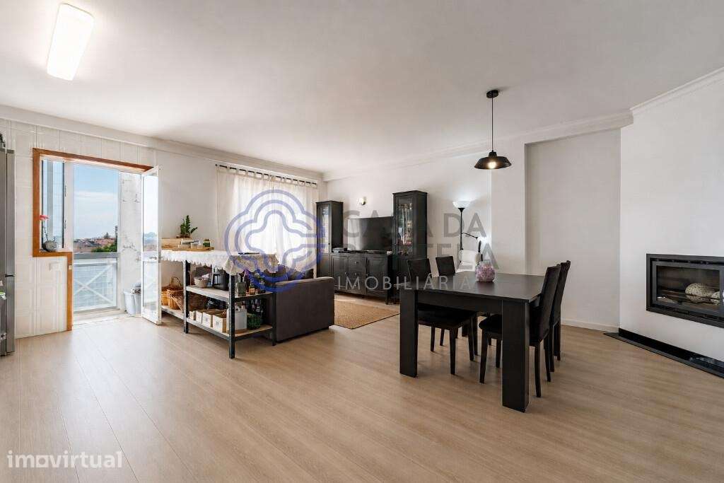 Apartamento T2+1 com excelente exposição solar, em condomínio com jard - Grande imagem: 3/27