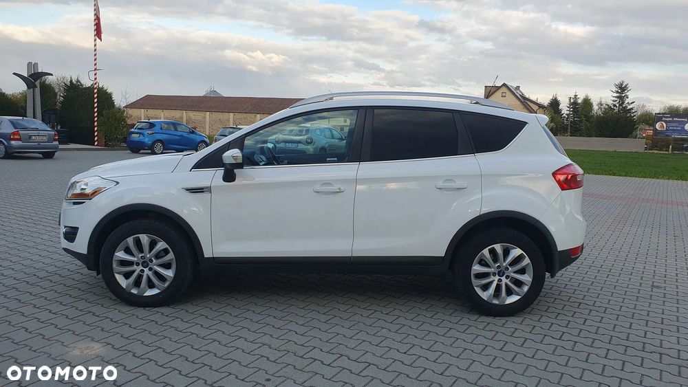 Ford Kuga 2.0 TDCi 2x4 Titanium - 3
