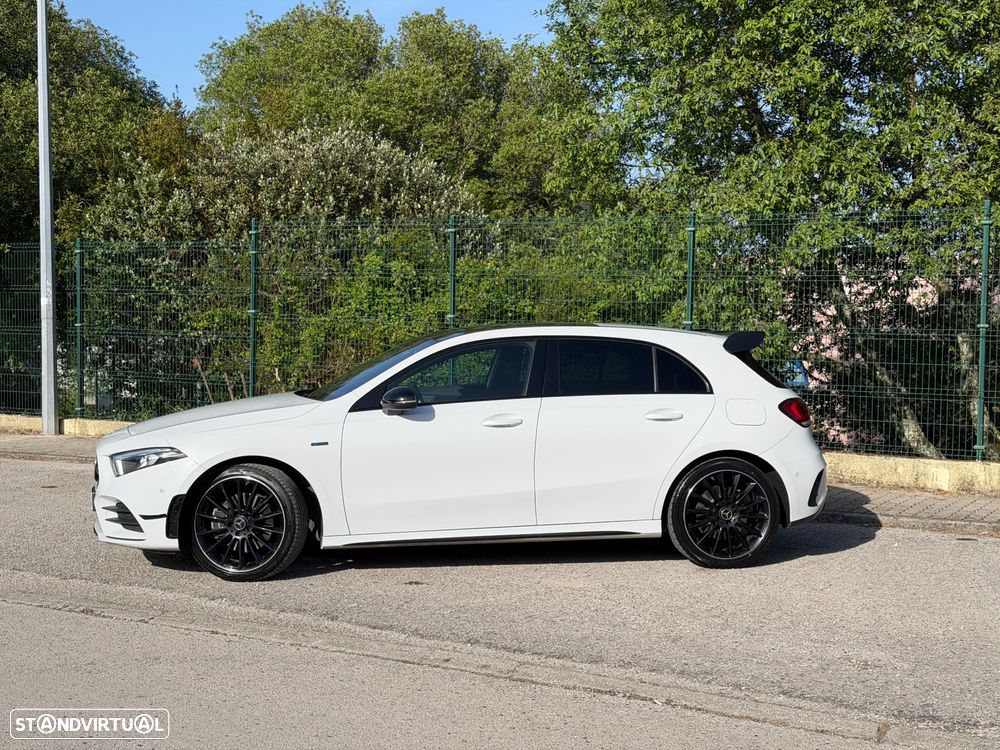 Mercedes-Benz A 250 e AMG Line - 2