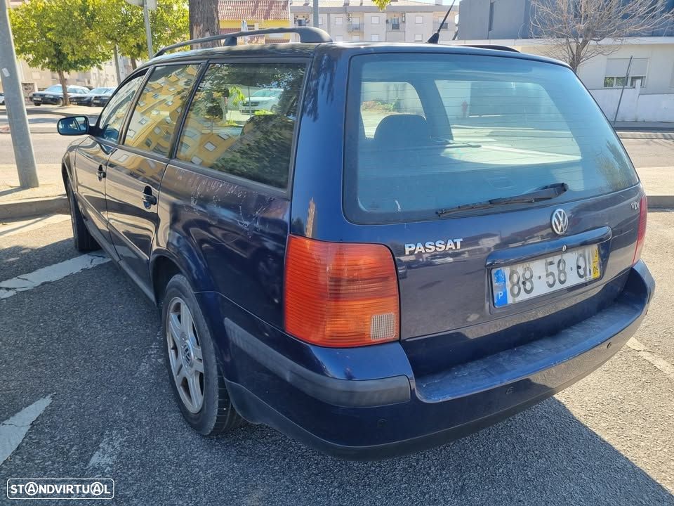 VW Passat Variant 1.9 TDi Confortline - 4