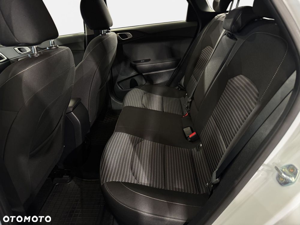 Kia Ceed 1.5 T-GDI M - 27