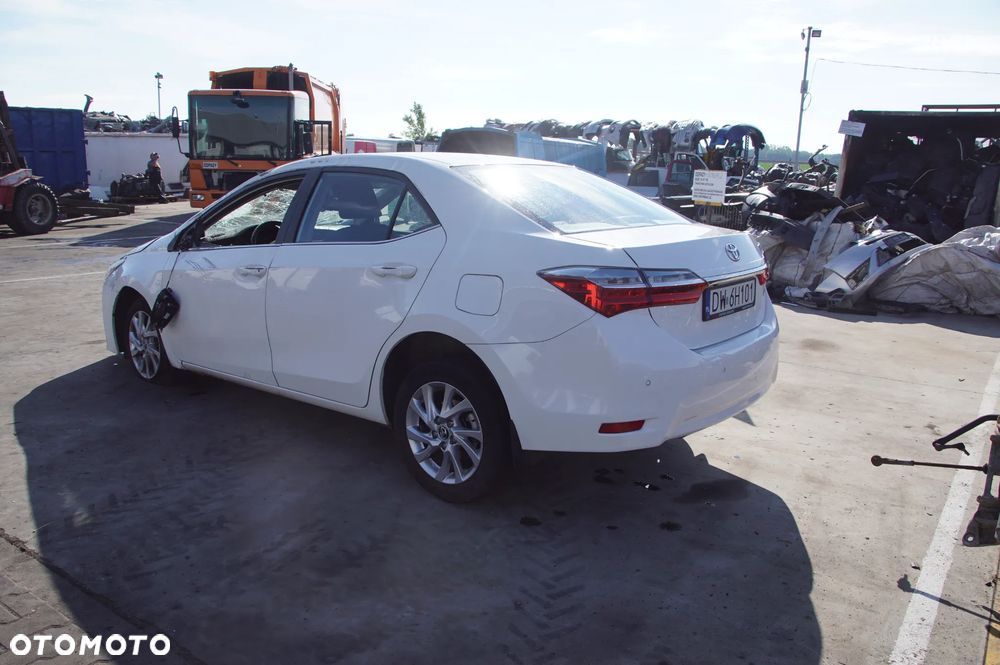 Auto na części - Toyota Corolla E16 XI Lift 1.6 Valvematic 132 KM 1ZR-FAE 3040020110 040 2016R Drzwi Szyby Klapa Zderzak Silnik Skrzynia Komputer Licznik Radio Konsola Moduł - 4