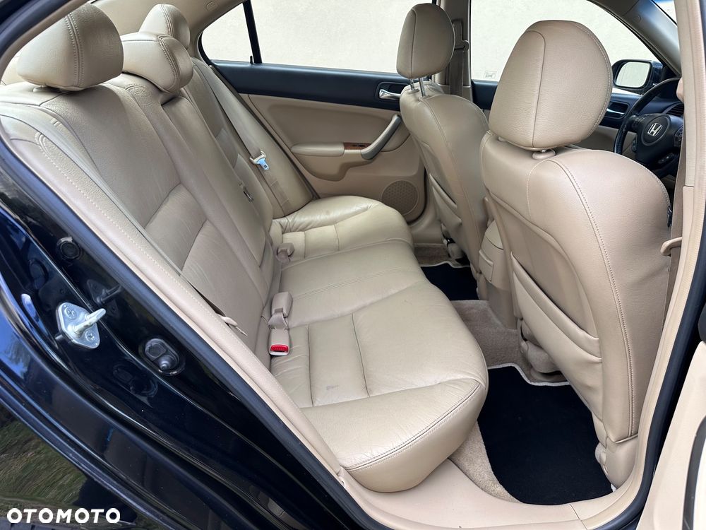 Honda Accord 2.4 i Automatik Executive - 24