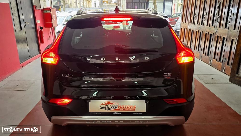 Volvo V40 2.0 D2 Momentum Geartronic — fotografia 8