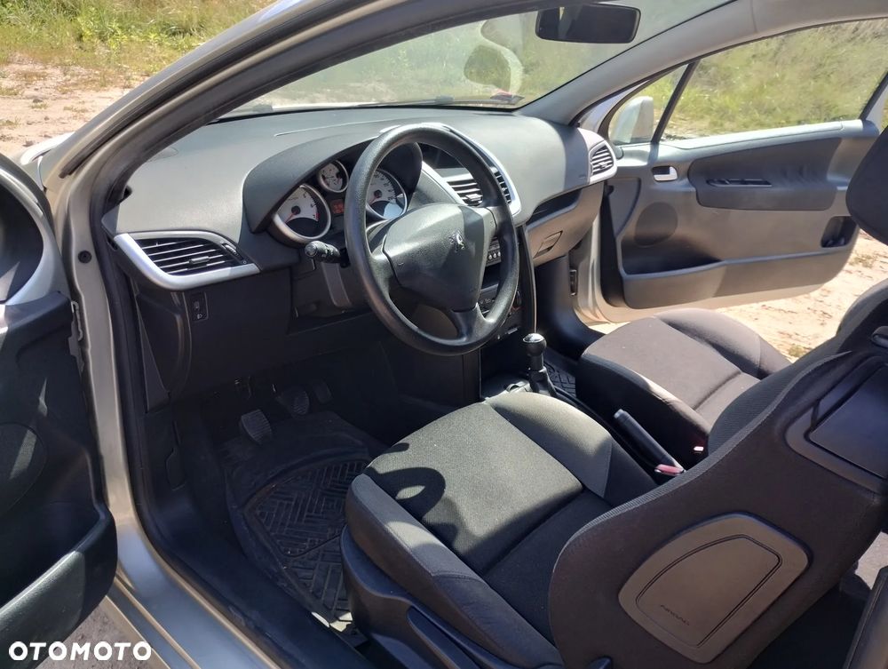 Peugeot 207 1.4 Presence - 9