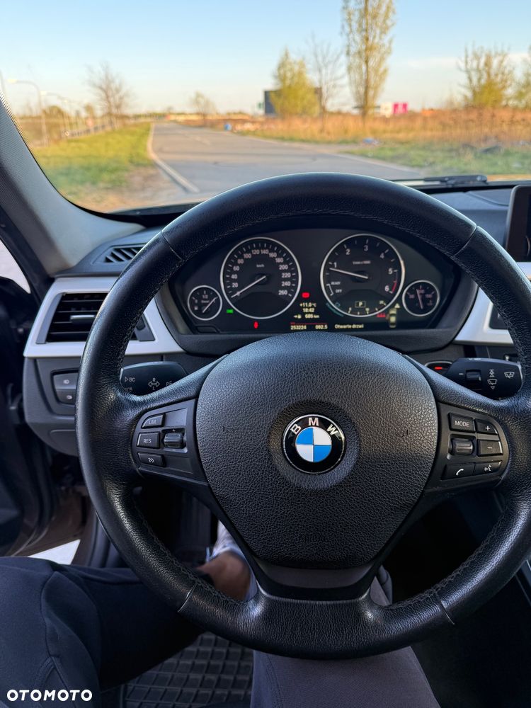 BMW Seria 3 316d - 13