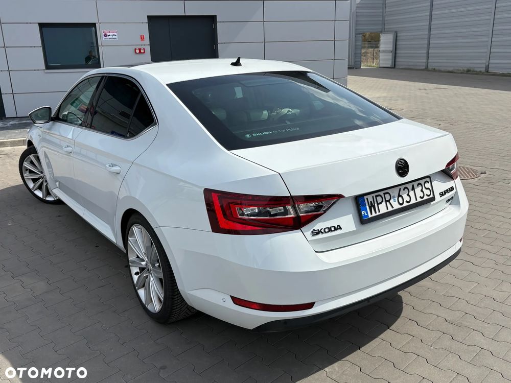 Skoda Superb 2.0 TDI 4x4 L&K DSG - 37