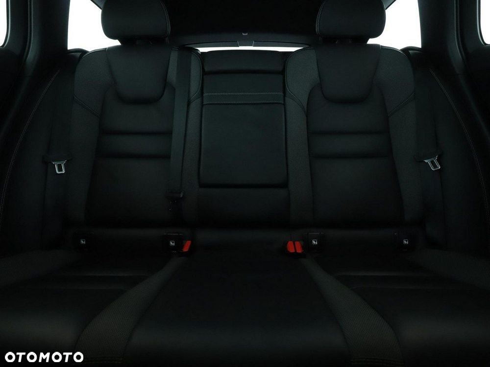 Volvo V60 T8 AWD Recharge Geartronic RDesign - 18