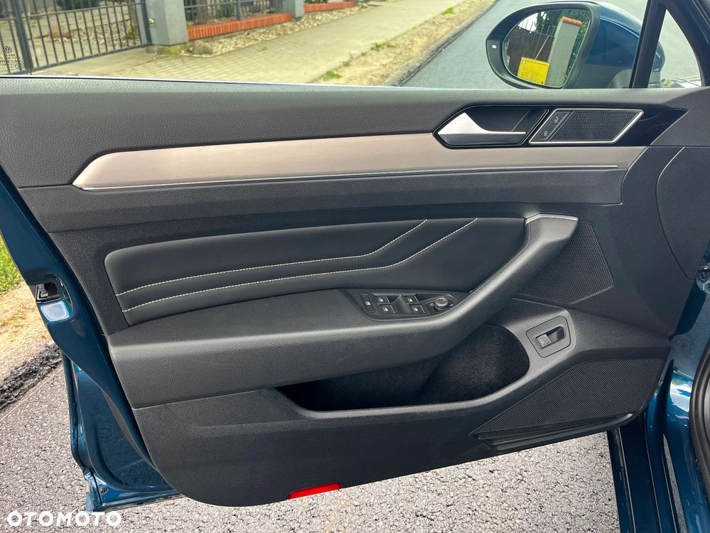 Volkswagen Passat 2.0 TDI Elegance DSG - 27