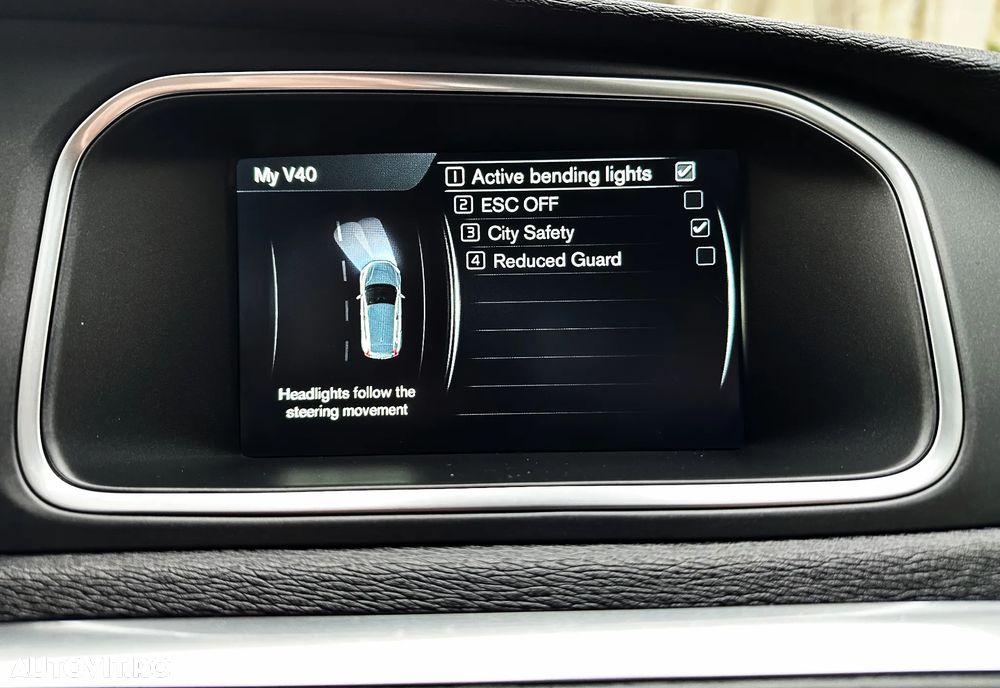 Volvo V40 D2 Geartronic Summum - 16