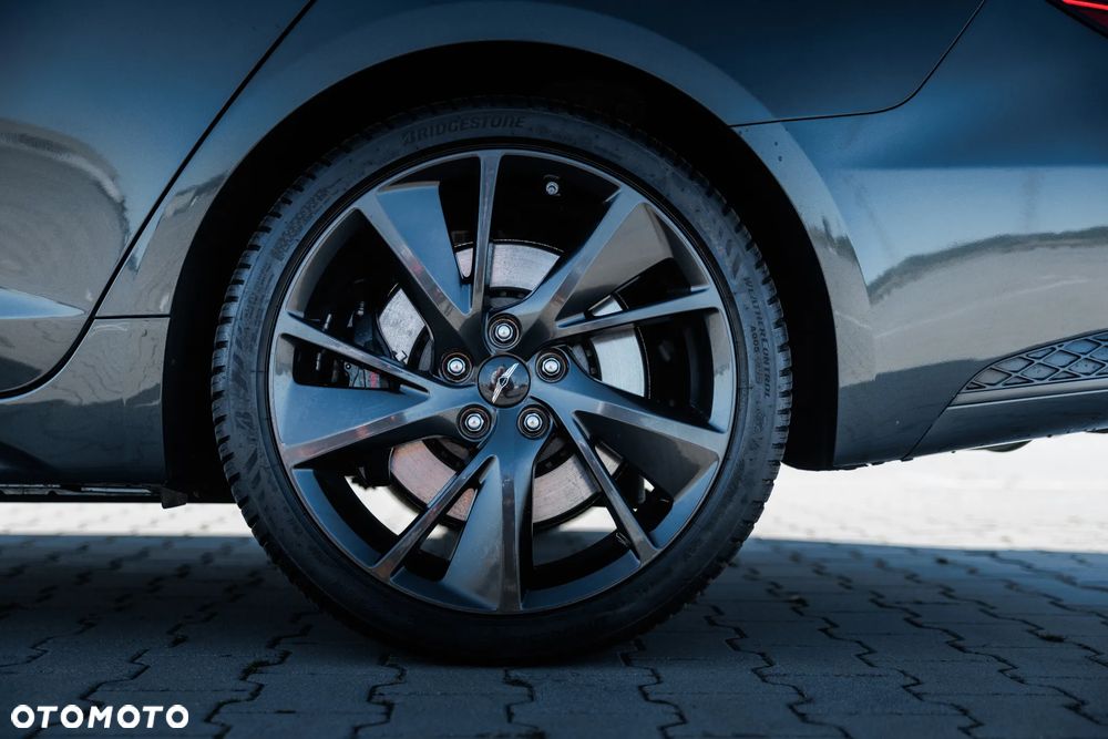 Genesis G70 2.0T Plus AWD 8AT Sport - 18