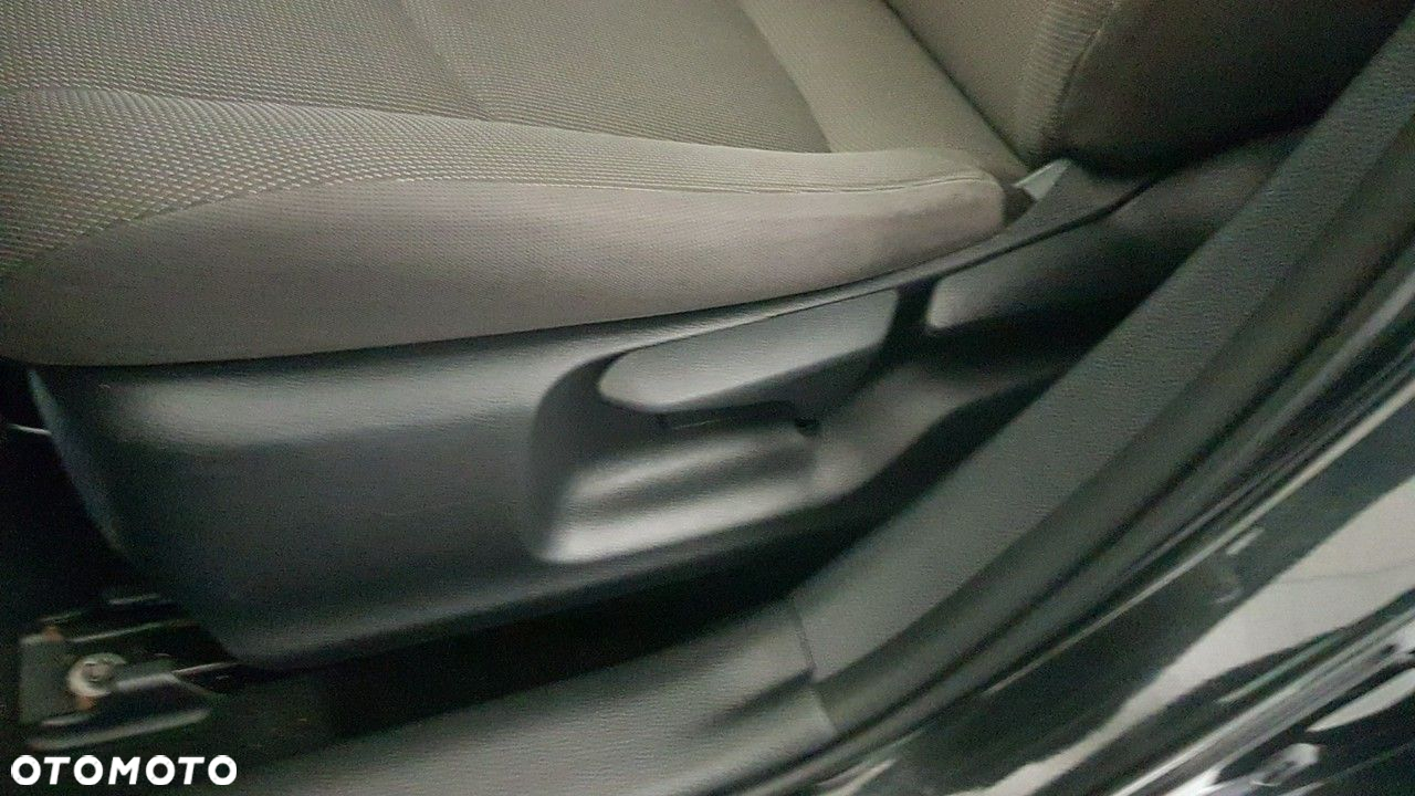 Toyota Corolla - 28