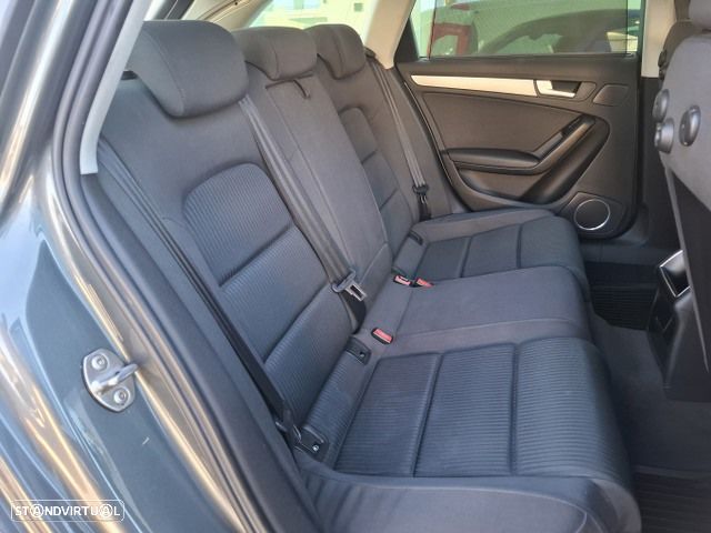 Audi A4 Avant 2.0 TDI Advance - 37