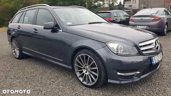Mercedes-Benz Klasa C 220 T CDI DPF Automatik BlueEFFICIENCY Avantgarde