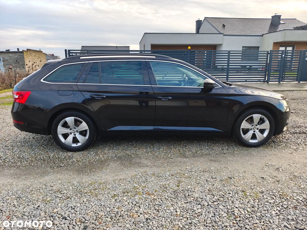 Skoda Superb 2.0 TDI SCR Style DSG - 6