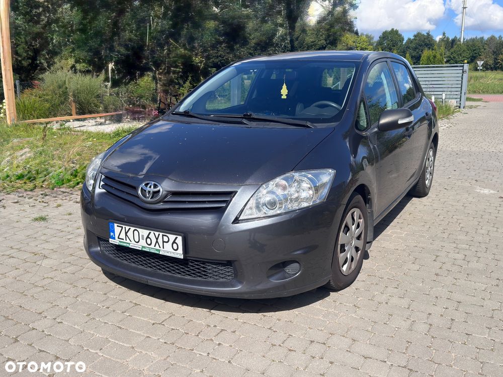 Toyota Auris 1.4 D-4D Luna - 1