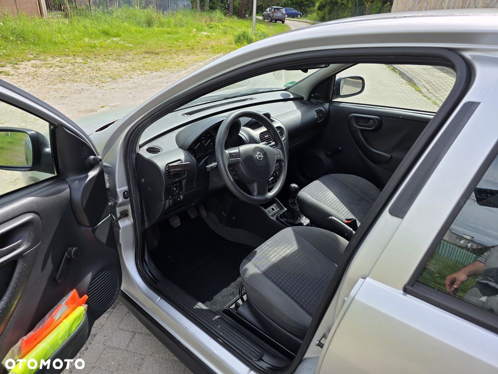 Opel Corsa 1.2 16V Cosmo - 8