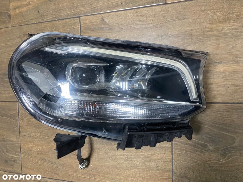 MERCEDES LAMPA X KLASA 470 W470 A4709060700 - 1