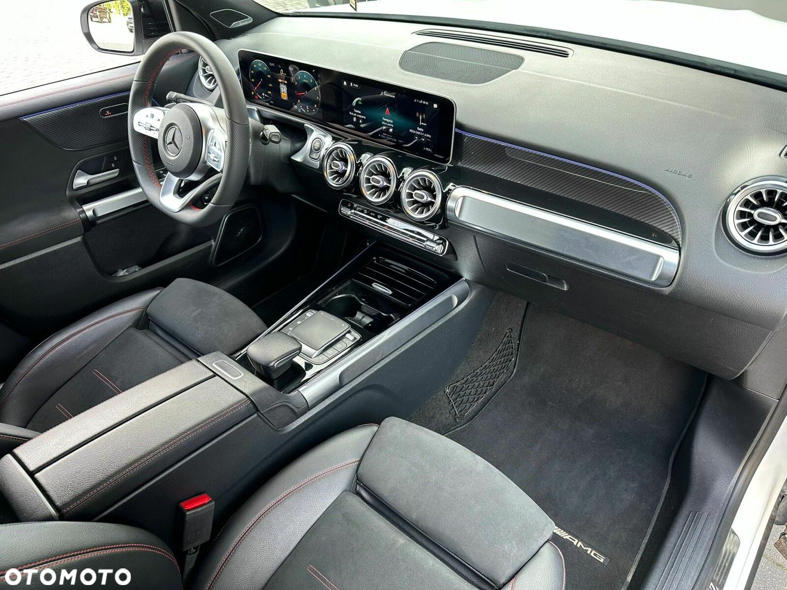 Mercedes-Benz GLB - 10