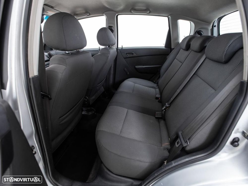 Chevrolet Aveo - 9