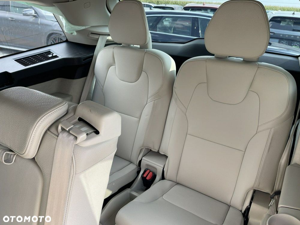 Volvo XC 90 D5 AWD Geartronic Momentum - 11