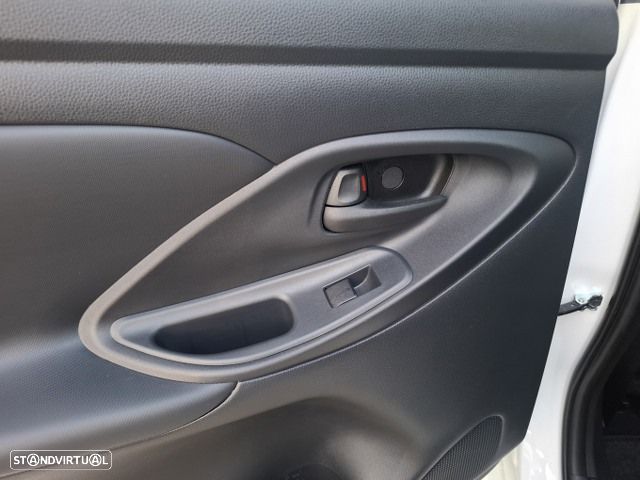 Toyota Yaris 1.5 HDF Comfort - 32