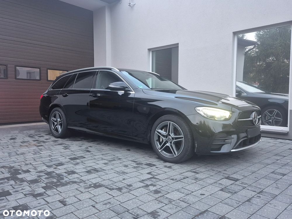 Mercedes-Benz E-Class 2022 photo 2