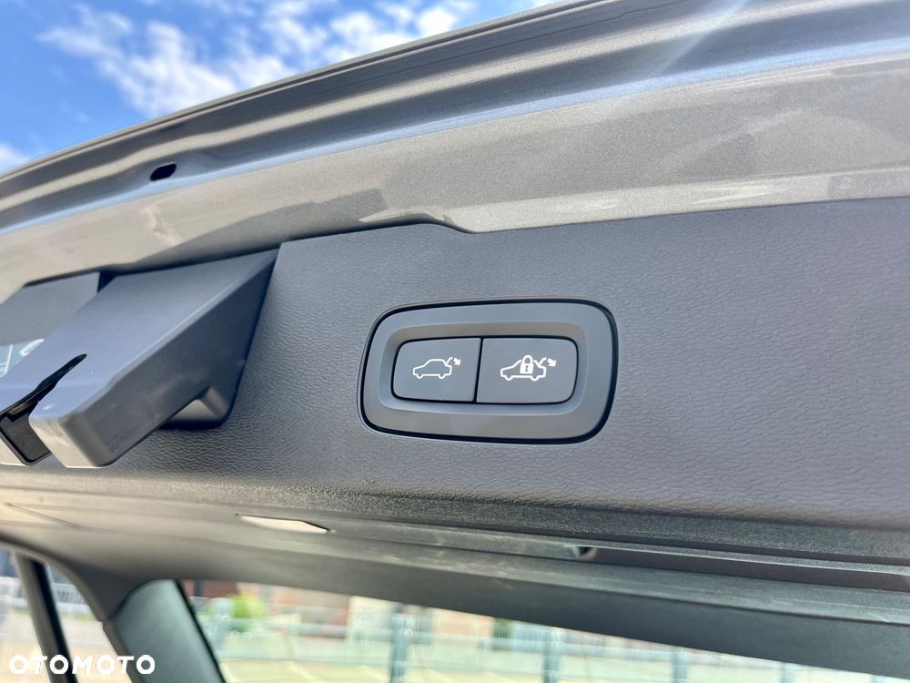 Volvo V60 Cross Country Pro D4 AWD - 32