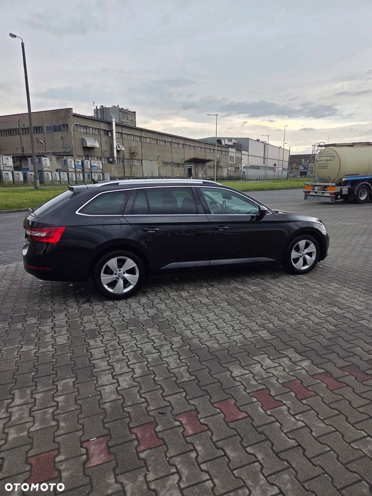 Skoda Superb 2.0 TDI Ambition - 4