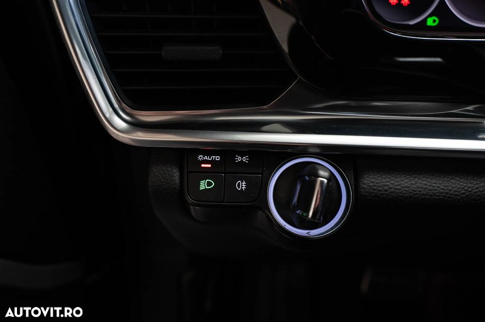 Porsche Panamera 4 E-Hybrid - 28