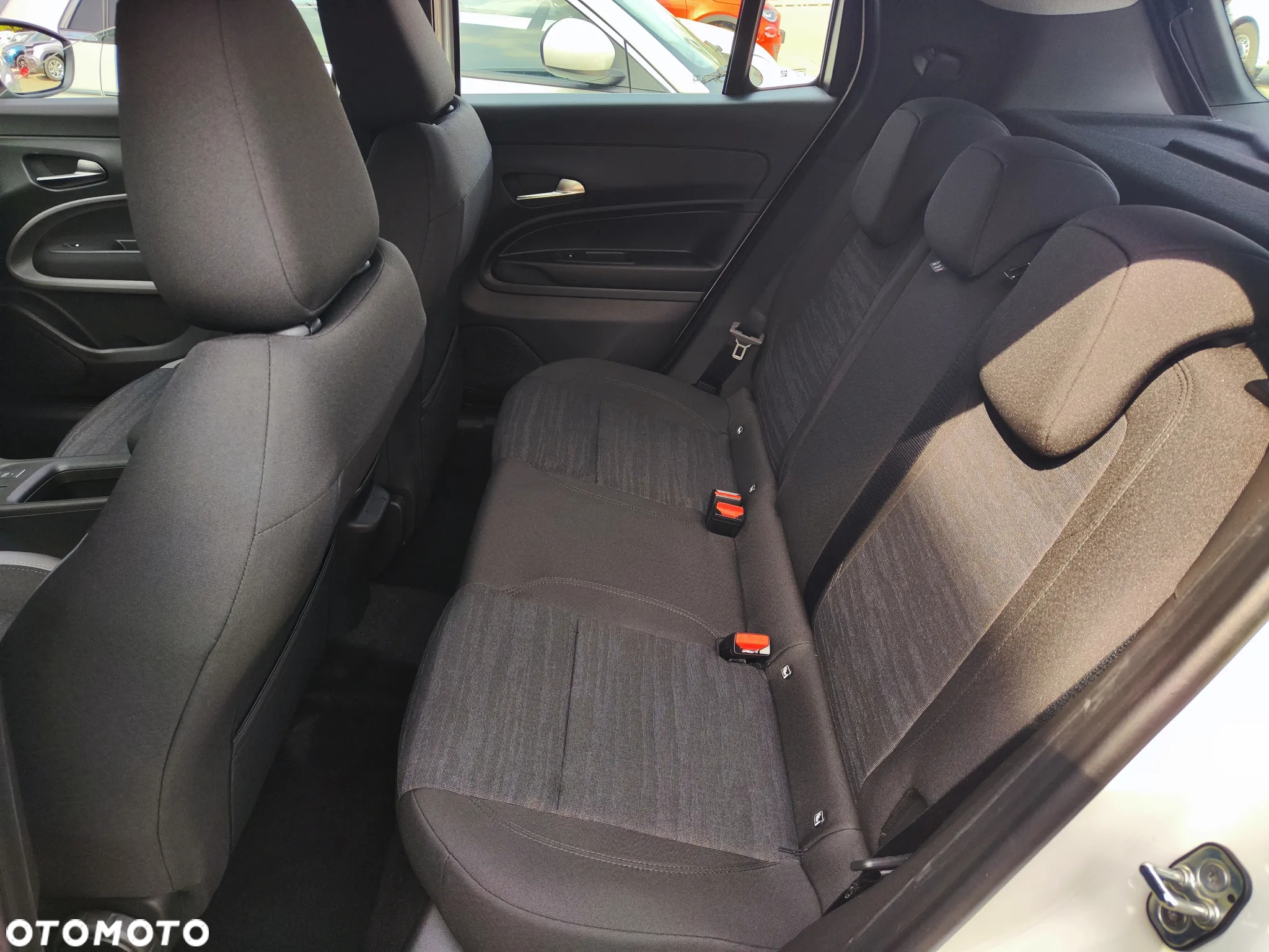 Jeep Avenger 1.2 T3 mHEV Longitude FWD eDCT6 - 23