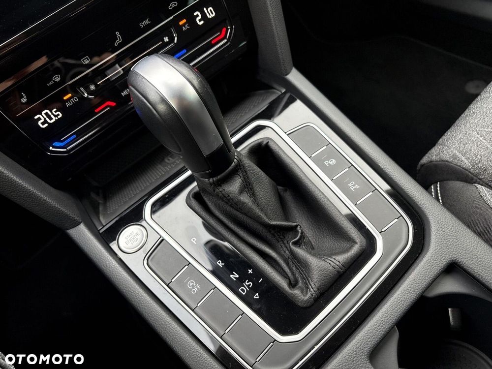 Volkswagen Passat Variant - 17