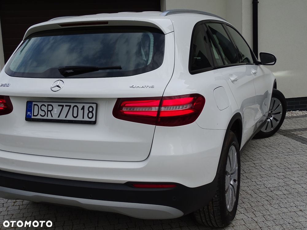 Mercedes-Benz GLC 250 4Matic 9G-TRONIC - 9