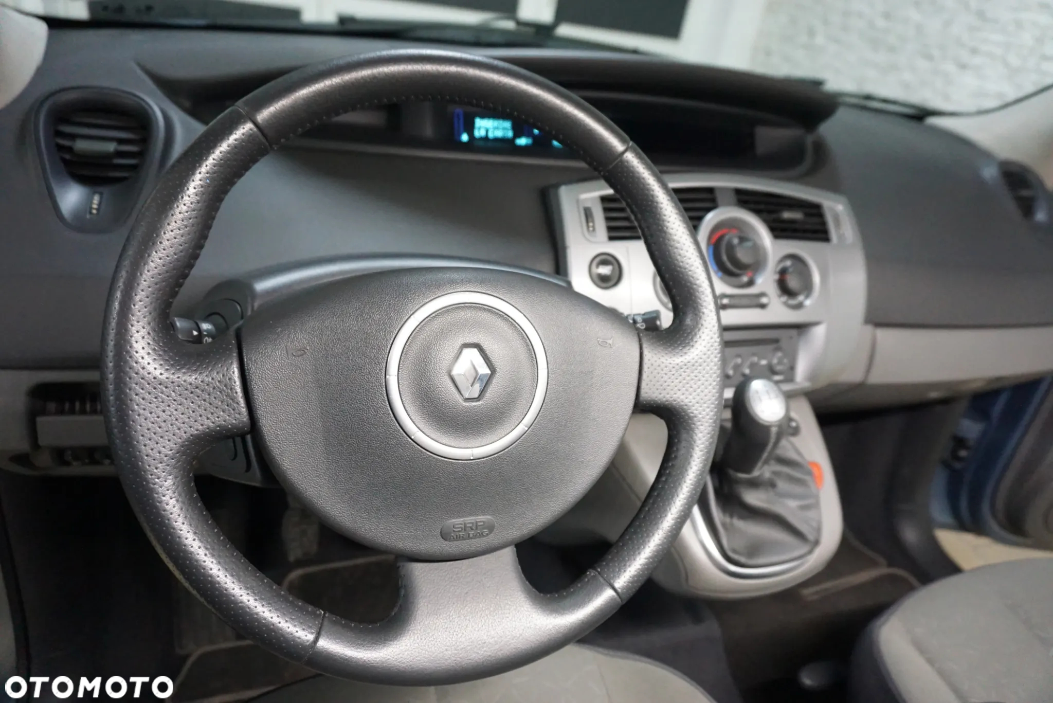 Renault Scenic - 17