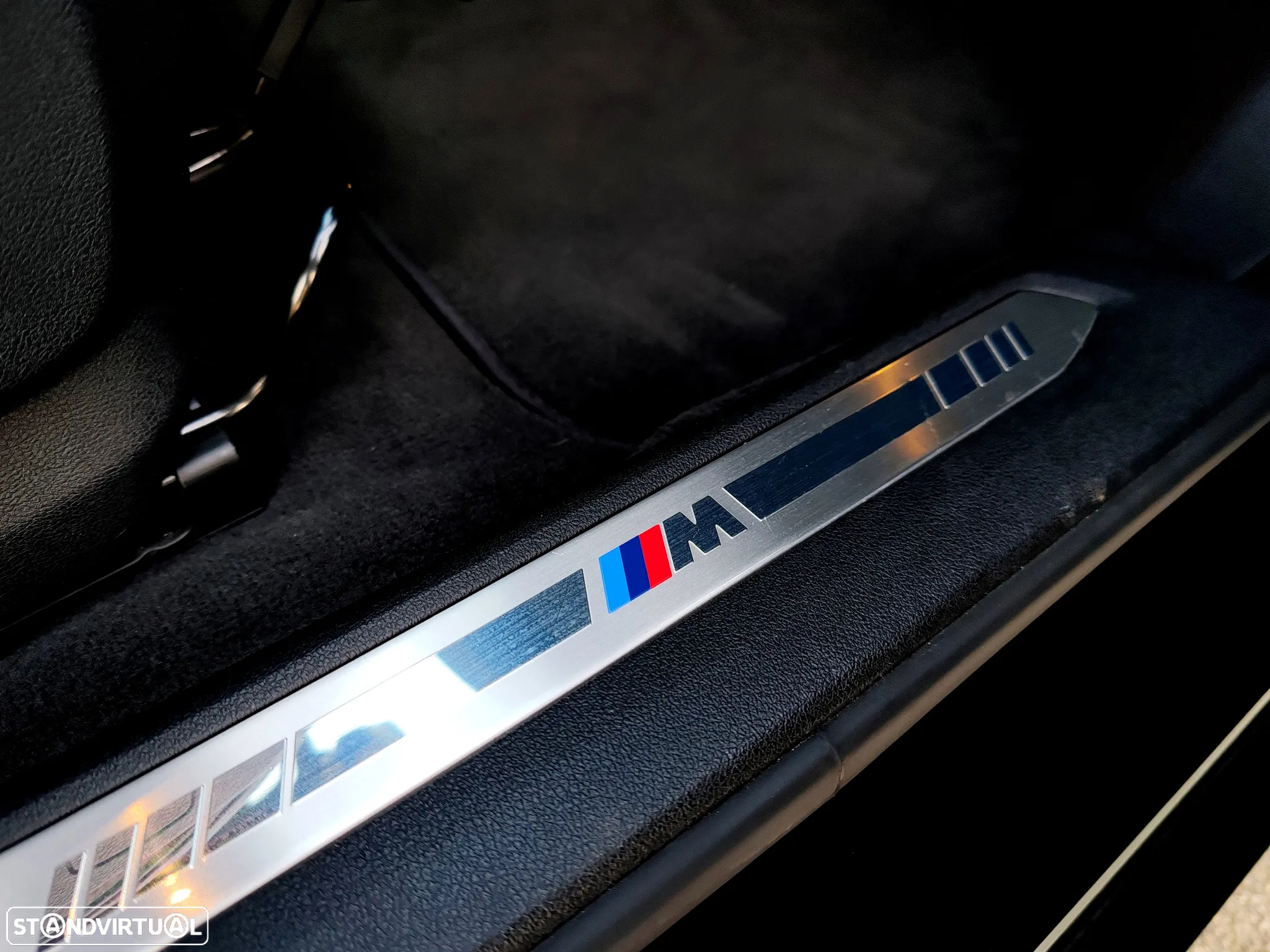 BMW 116 d Pack Desportivo M - 12
