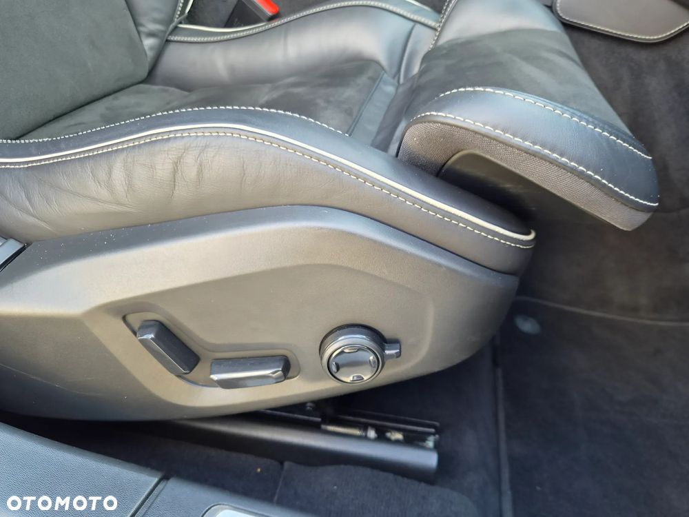 Volvo V90 B4 D Plus Dark - 24