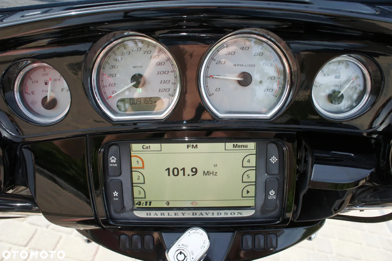Harley-Davidson Touring Street Glide - 19