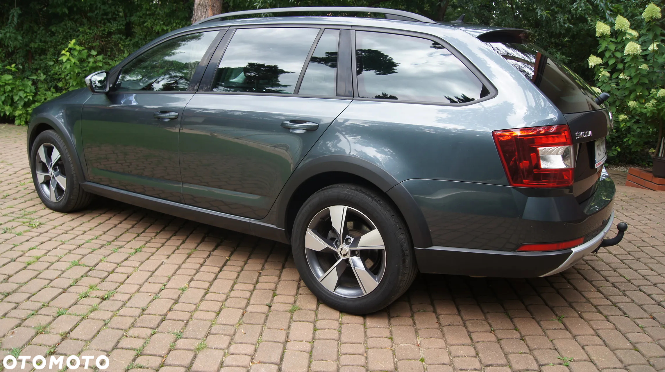 Skoda Octavia Combi 2.0 TDI 4x4 DSG Scout - 8