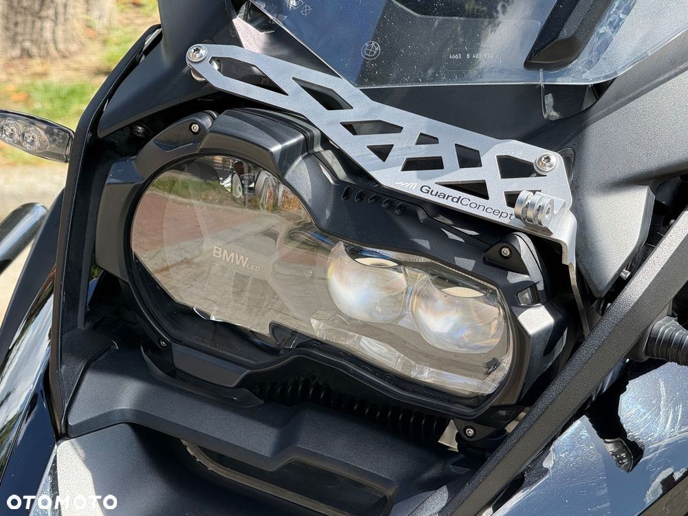 BMW R - 8