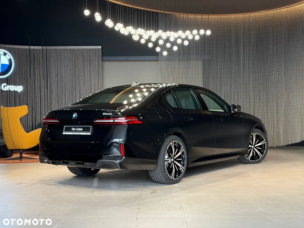 BMW Seria 5 520i mHEV M Sport - 10