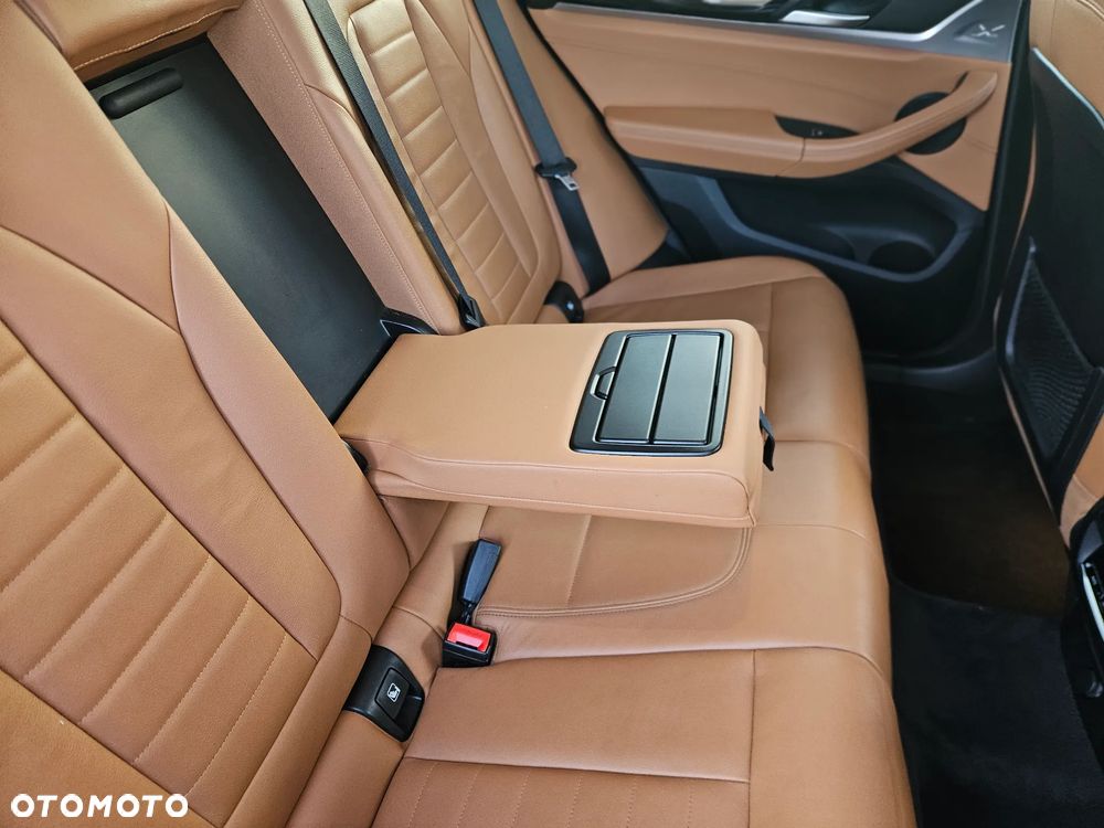 BMW X3 xDrive20d Luxury Line - 32