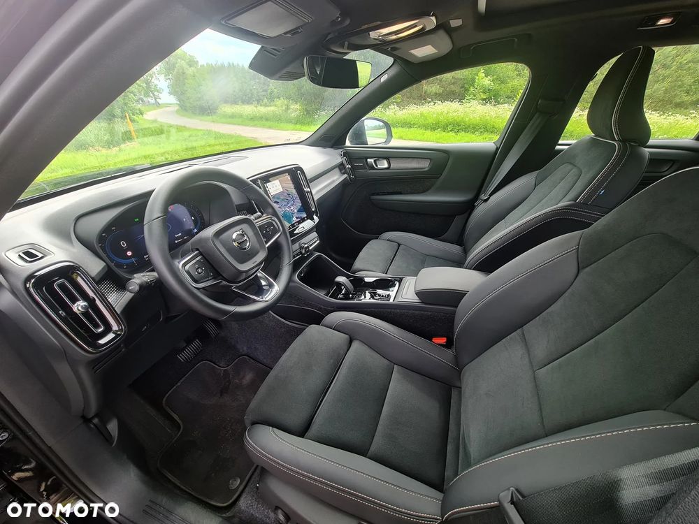 Volvo XC 40 B3 B DKG Ultra Black Edition - 6
