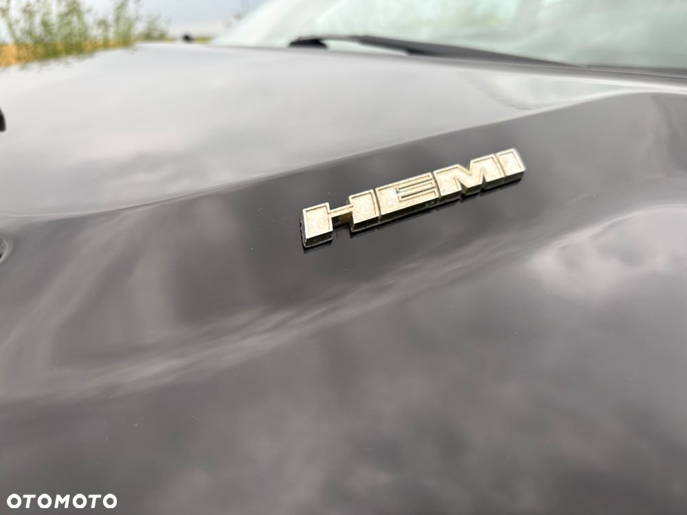 Dodge Challenger - 19