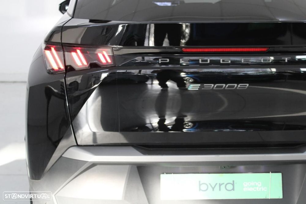 Peugeot E-3008 73 kWh Allure - 8