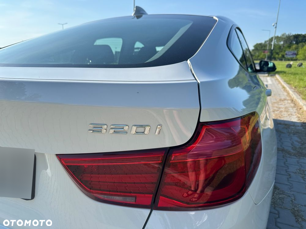 BMW 3GT 320i Advantage - 9