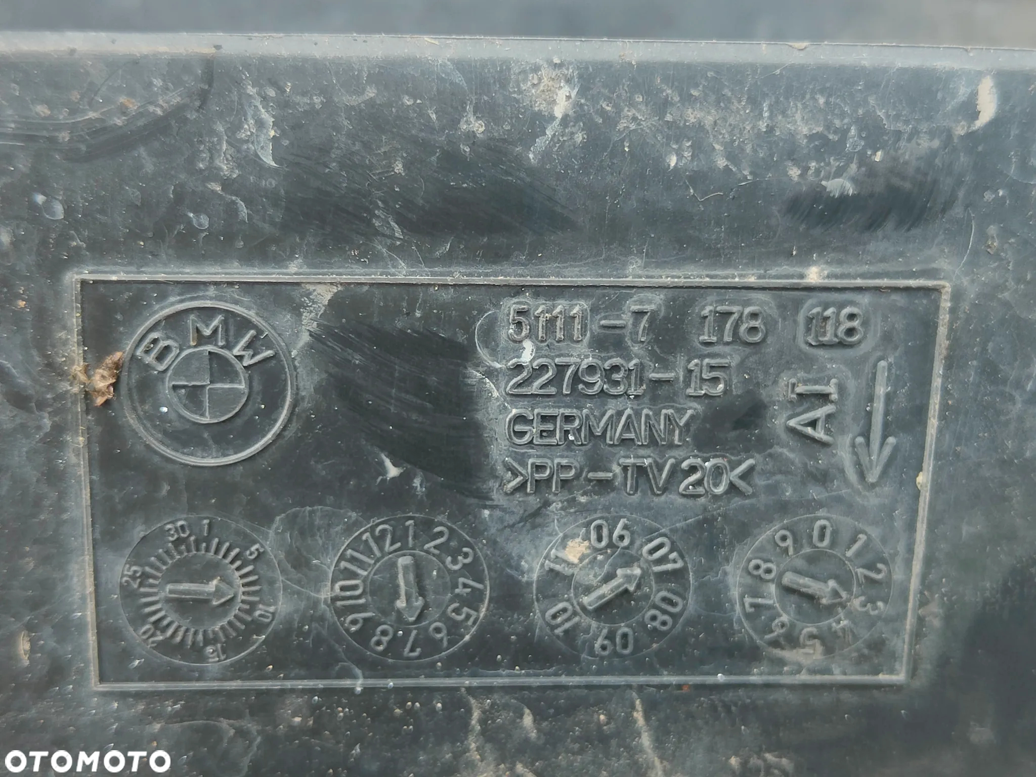 BMW E60 E61 Okular Wlot powietrza na tarczę hamulcową zamykany prawy 7178118 - 5