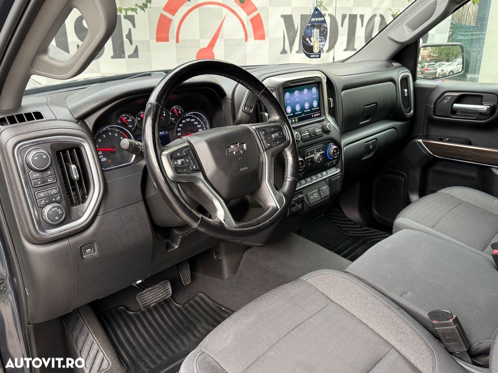 Chevrolet Silverado - 11