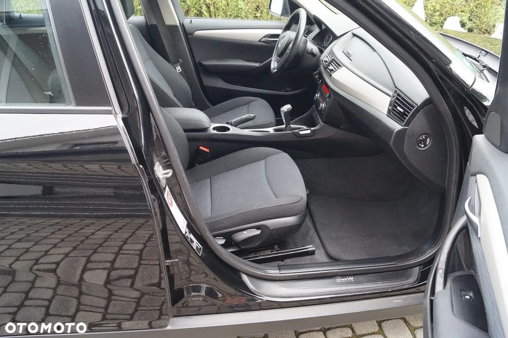 BMW X1 sDrive18i - 25