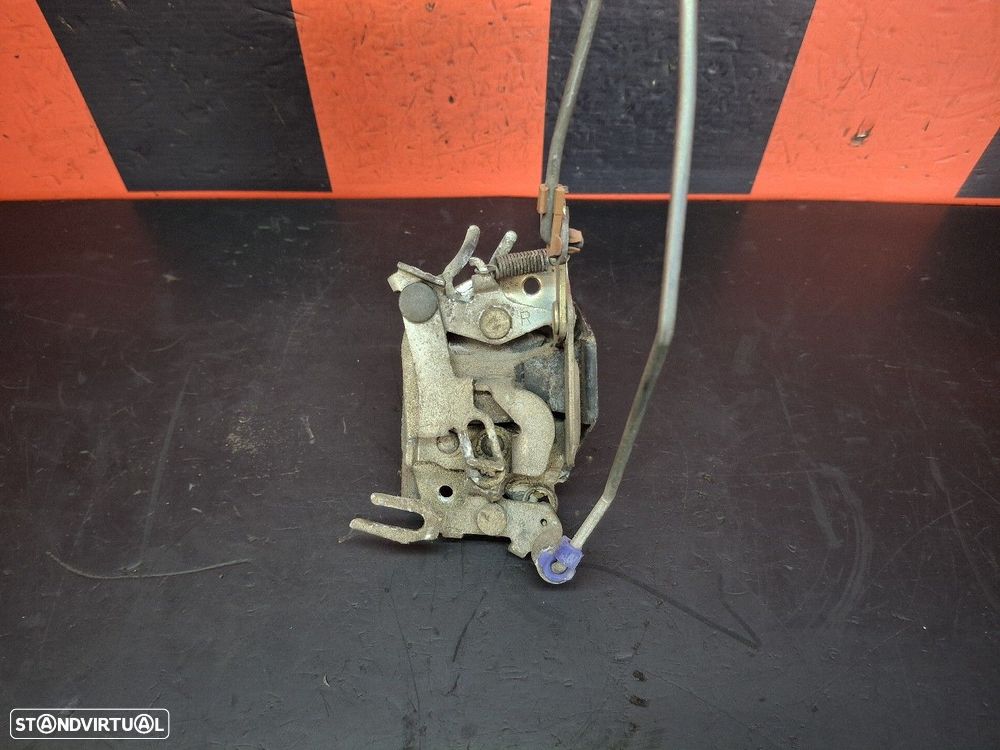 Fecho Porta Frente Direito Toyota Dyna 250 - 3