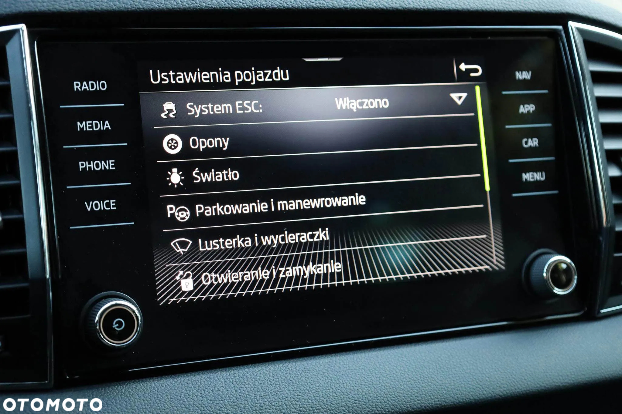 Skoda Karoq 2.0 TDI SCR 4x2 Ambition DSG - 17